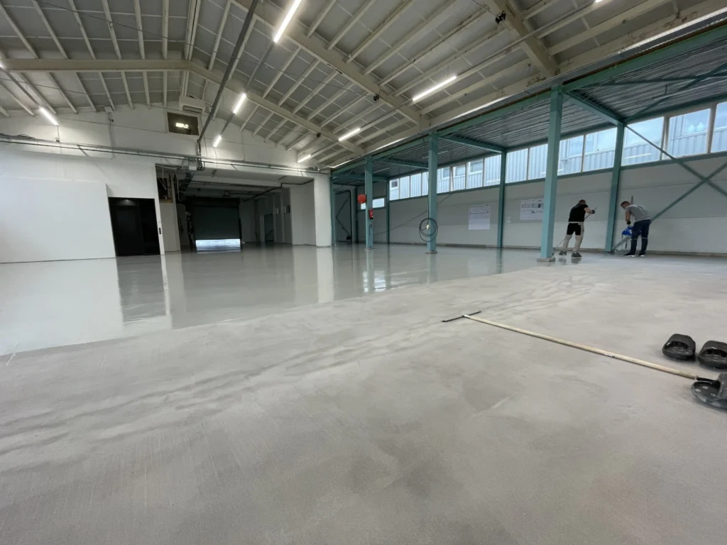 epoxyvloer-grijs-beton-design (3)