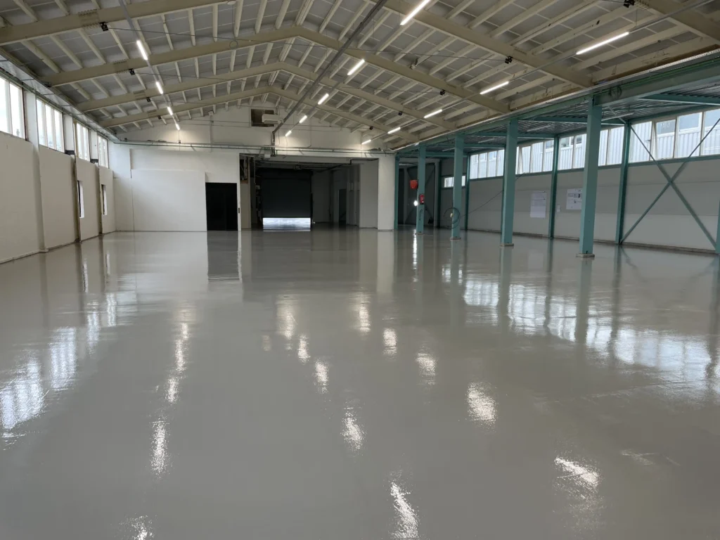 epoxyvloer-grijs-beton-design (8)
