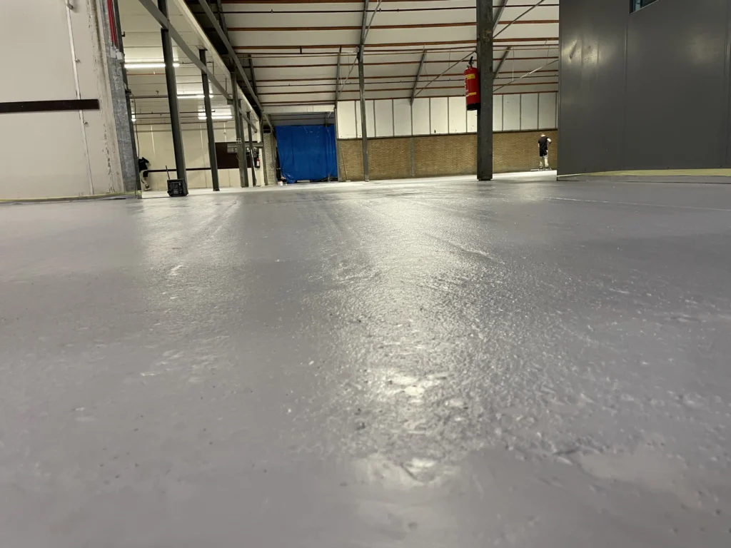 grijs-beton-design-coatingvloer-rijnsburg (5)