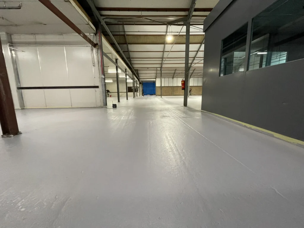 grijs-beton-design-coatingvloer-rijnsburg (7)